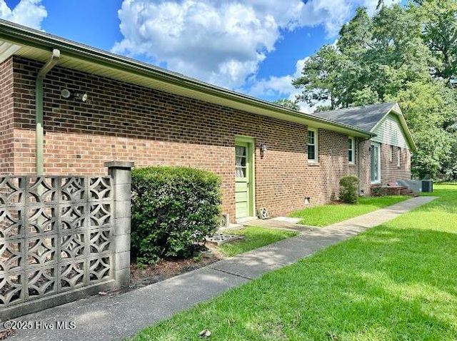 1113 Hendricks Court, Jacksonville, NC 28540