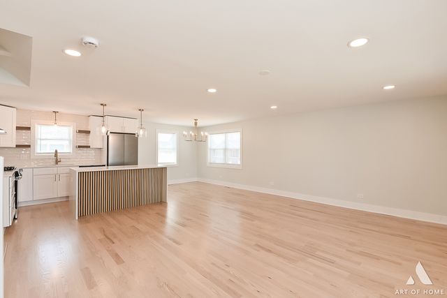 10701 S Harding Avenue, Chicago, IL 60655