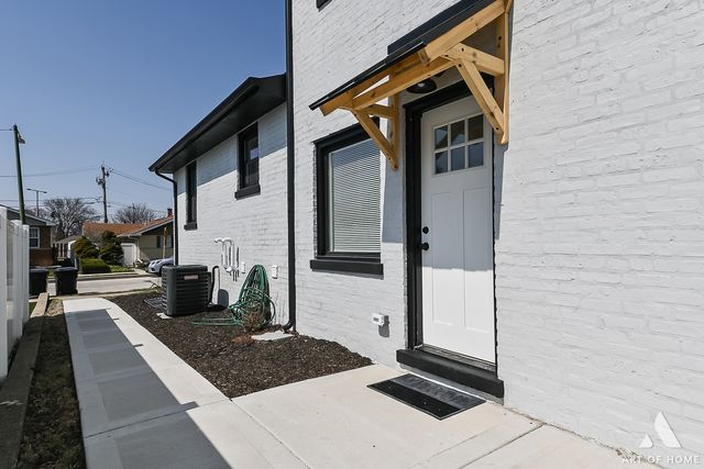 10701 S Harding Avenue, Chicago, IL 60655