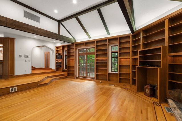 43 Monadnock Road, Wellesley, MA 02481