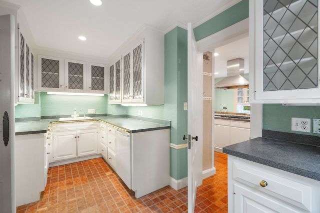 43 Monadnock Road, Wellesley, MA 02481