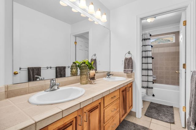 139 CANYON BREEZE DR, Centerville, UT 84014