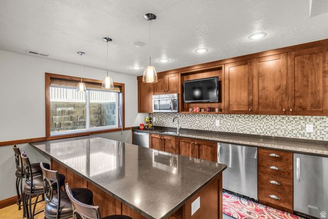 139 CANYON BREEZE DR, Centerville, UT 84014