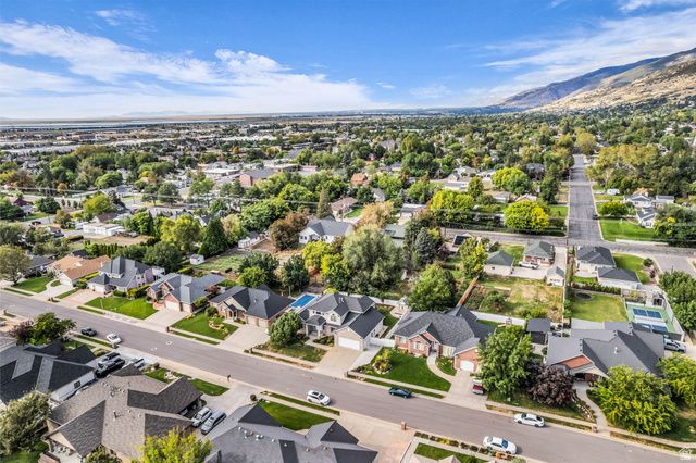 139 CANYON BREEZE DR, Centerville, UT 84014