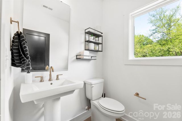 2703 Parkway Avenue, Charlotte, NC 28208