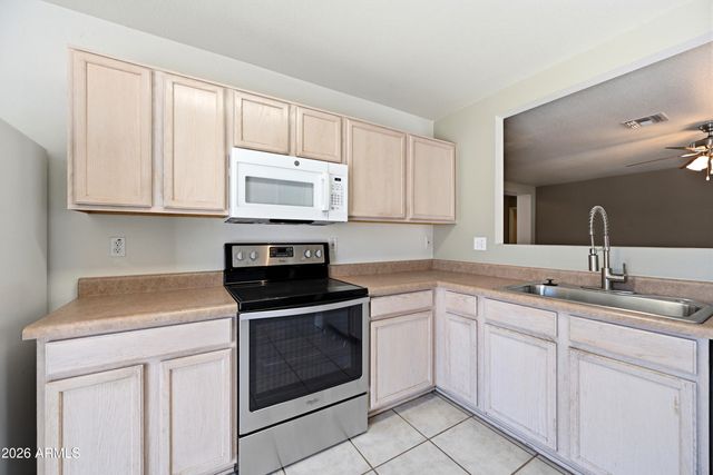 3057 W Lucia Drive, Phoenix, AZ 85083