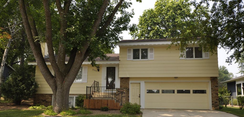 2509 4th Avenue NW, Rochester, MN 55901