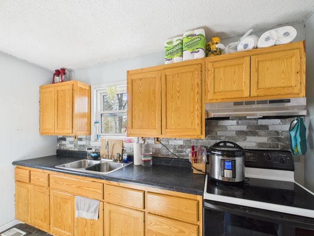 22600 Birchen Road, Hartshorn, MO 65479