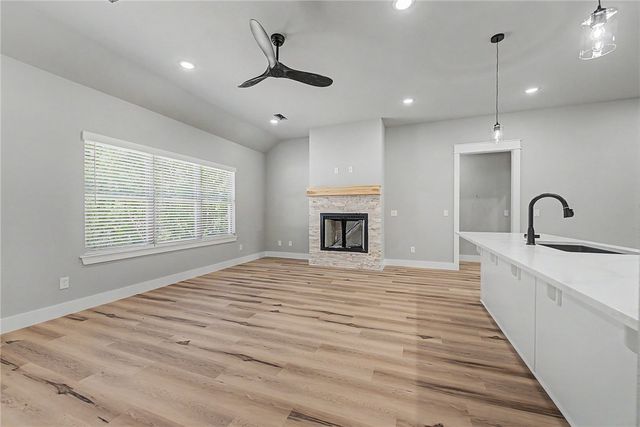 6 Torran Drive, Bella Vista, AR 72715