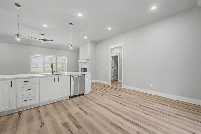 6 Torran Drive, Bella Vista, AR 72715