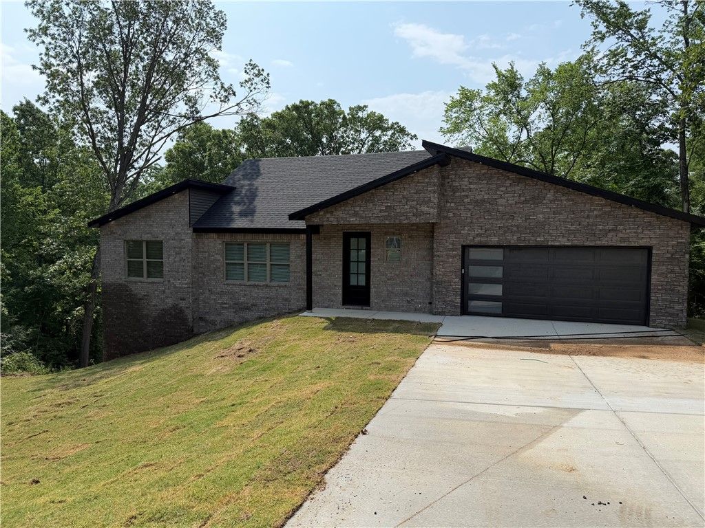 6 Torran Drive, Bella Vista, AR 72715