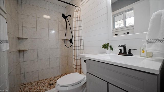 469 Greencastle LN, Virginia Beach, VA 23452