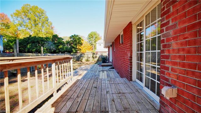 469 Greencastle LN, Virginia Beach, VA 23452