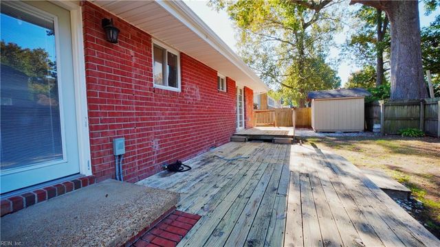 469 Greencastle LN, Virginia Beach, VA 23452