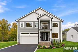 50 W Hobart Gap Road, Livingston, NJ 07039