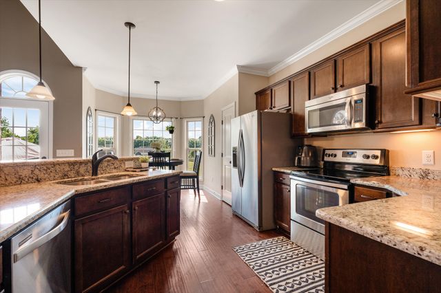 1027 Double Tree Ln, Gallatin, TN 37066