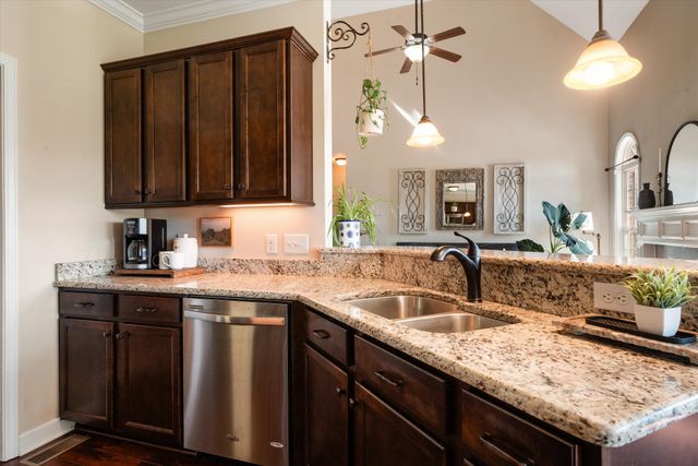 1027 Double Tree Ln, Gallatin, TN 37066