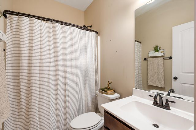 1027 Double Tree Ln, Gallatin, TN 37066
