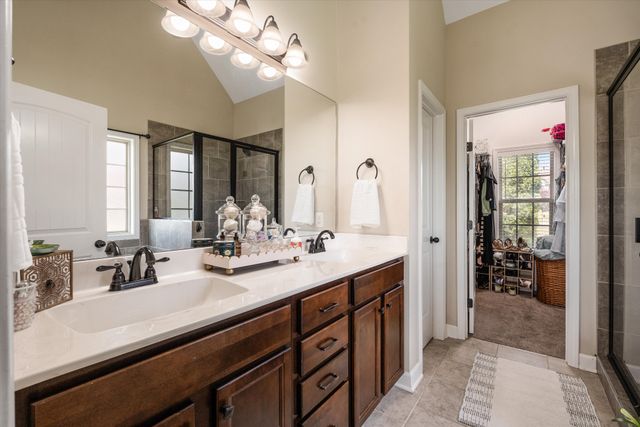 1027 Double Tree Ln, Gallatin, TN 37066