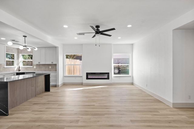 106 Burgundy Lane, League City, TX 77573