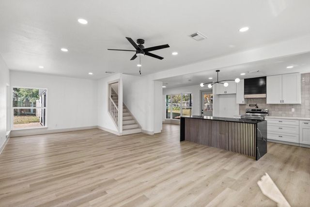 106 Burgundy Lane, League City, TX 77573