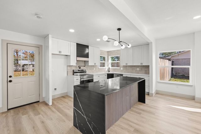 106 Burgundy Lane, League City, TX 77573