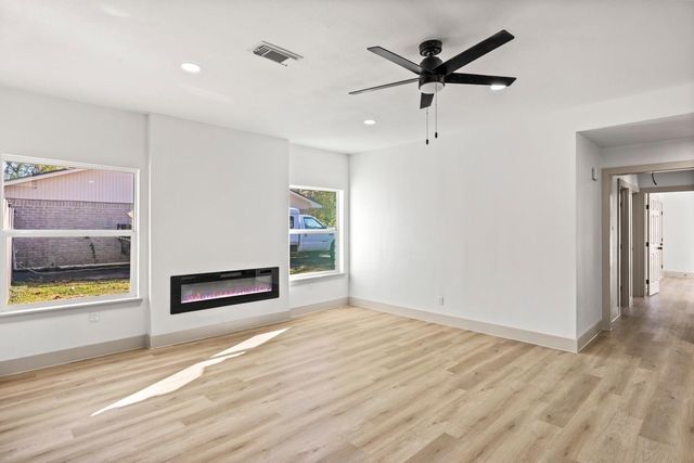 106 Burgundy Lane, League City, TX 77573