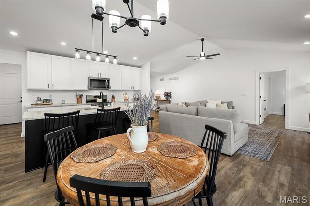10717 Trenton Lane TBB, Foristell, MO 63348