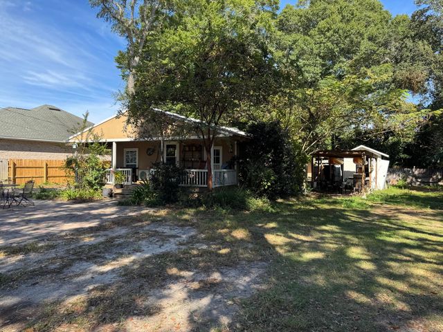 1549 Cat-Mar Road, Niceville, FL 32578