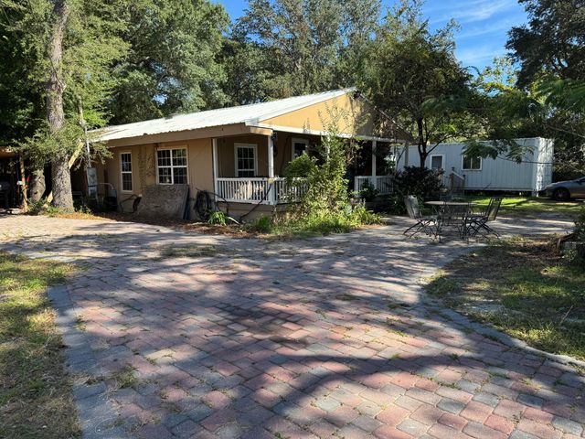 1549 Cat-Mar Road, Niceville, FL 32578