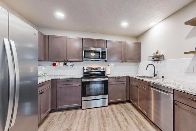 1800 Field Drive NE, Albuquerque, NM 87112