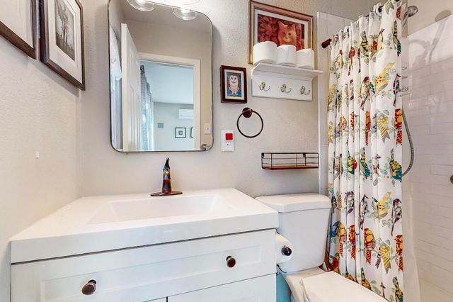 1800 Field Drive NE, Albuquerque, NM 87112