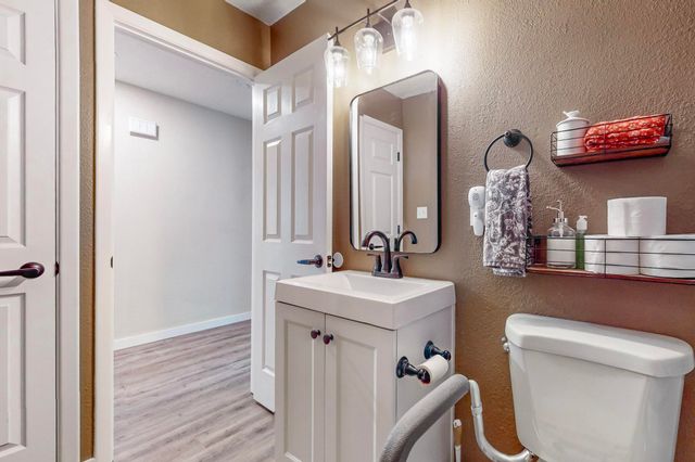 1800 Field Drive NE, Albuquerque, NM 87112