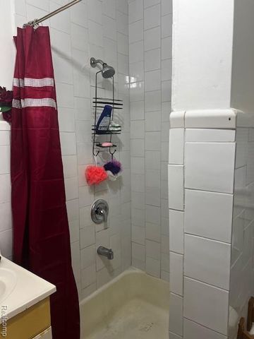 6083 Rosemont Avenue, Detroit, MI 48228