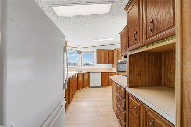 25021 BELLEVUE, Leesburg, FL 34748