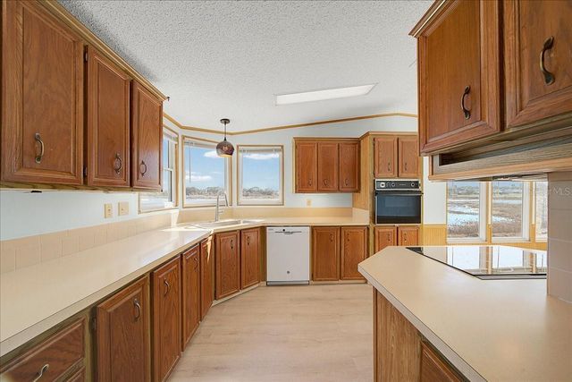 25021 BELLEVUE, Leesburg, FL 34748