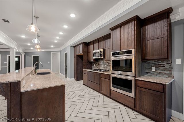 3206 Larkspur Lane, Fort Smith, AR 72916
