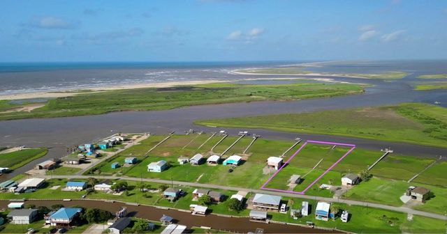 2252 County Road 201, Sargent, TX 77414