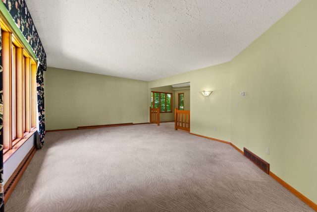 4303 Singleton Close, Rockford, IL 61114
