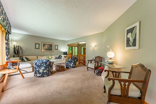 4303 Singleton Close, Rockford, IL 61114