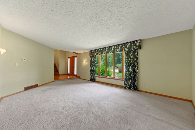 4303 Singleton Close, Rockford, IL 61114