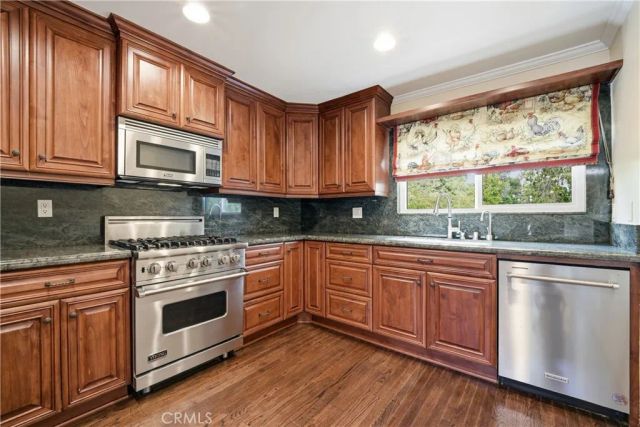 6121 Shoup Avenue 6, Woodland Hills, CA 91367