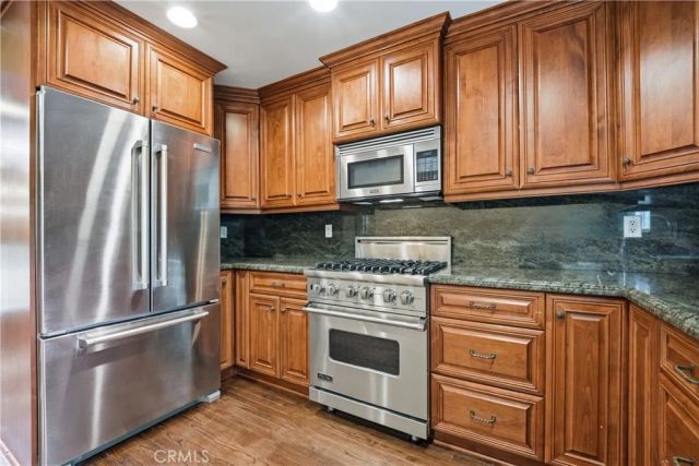 6121 Shoup Avenue 6, Woodland Hills, CA 91367