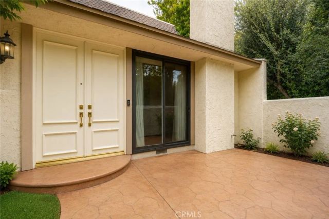 6121 Shoup Avenue 6, Woodland Hills, CA 91367