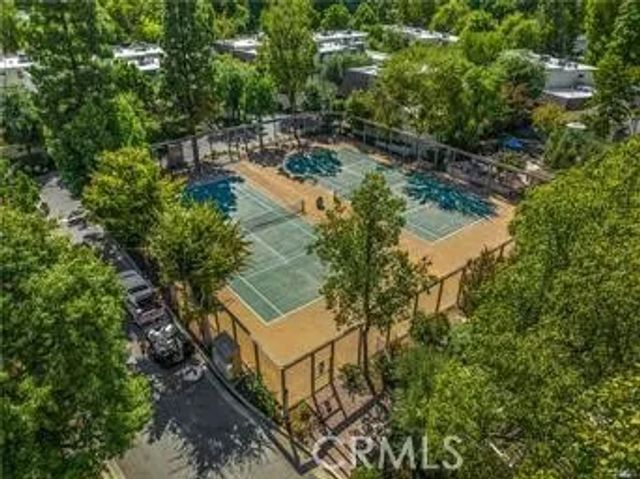 6121 Shoup Avenue 6, Woodland Hills, CA 91367