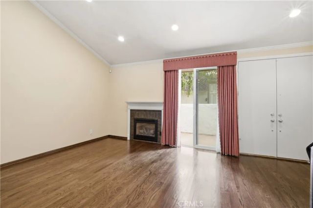 6121 Shoup Avenue 6, Woodland Hills, CA 91367