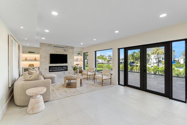 3711 NE 27th Avenue, Lighthouse Point, FL 33064