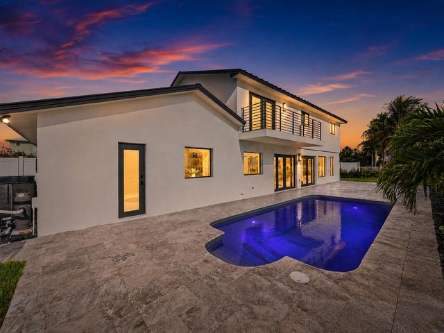 3711 NE 27th Avenue, Lighthouse Point, FL 33064