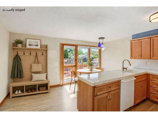 5292 Sw BARCLAY Ct, Beaverton, OR 97005