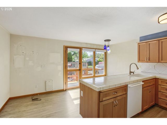 5292 Sw BARCLAY Ct, Beaverton, OR 97005